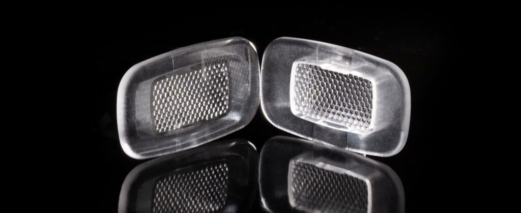 Infiniti Q30 interior Lens 1536x628 1 Services